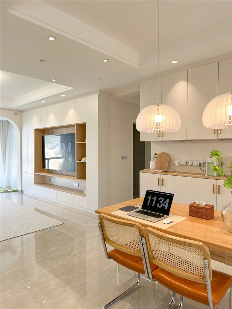 111128300944.jpg 餐廳插座.jpg